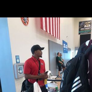 Meet your Posher, Laron